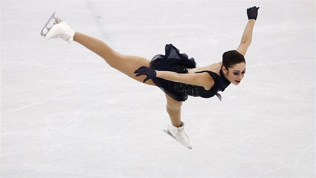 Kanaanka Kaetlyn Osmondov ve vzduchu bhem krtkho programu krasobruslen.