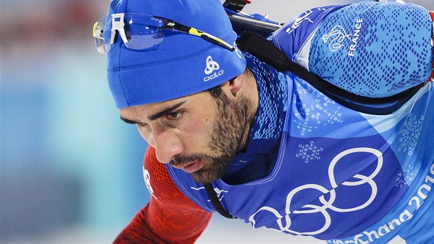 Francouzsk biatlonista Martin Fourcade v olympijskm zvodu ve smen tafet...