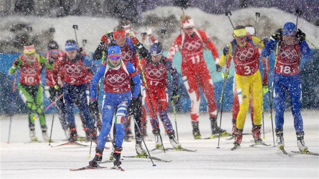 tafetov zvod biatlonistek na 4x6 kilometr v olympijskm stedisku Alpensia....