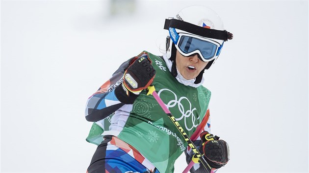 Česká lyžařka Nikol Kučerová po osmifinálové jízdě olympijského skikrosu. (23. února 2018)