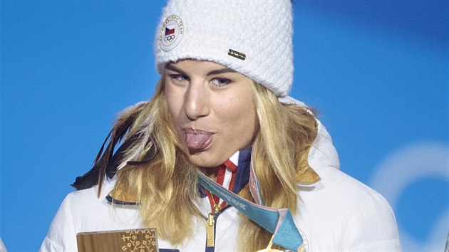 ZNOVU ZLAT. eka Ester Ledeck zvtzila v druhm olympijskm zvod - snowboardovm paralelnm obm slalomu. (24. nora 2018)