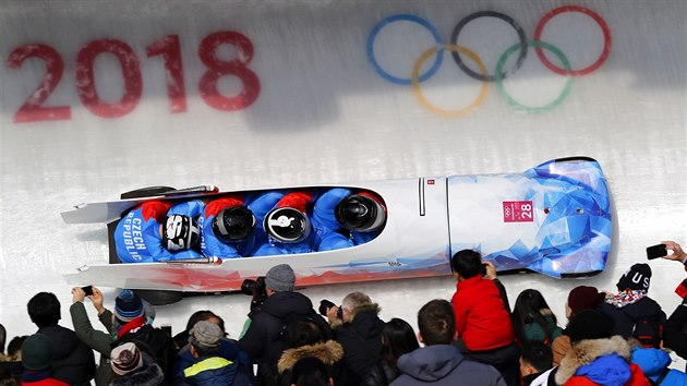 esk tybob ve sloen Jan Vrba, Jan Stoklaska, Dominik Such a David Egydy pi olympijsk jzd v ledovm korytu Alpensia. Posdka skonila celkov tyiadvact. (25. nora 2018)