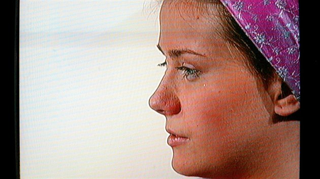 18let Natascha, kter byla 8 let vznna, po pr dnech na svobod promluvila v oficilnm interview na televizn stanici ORF. (6. 9. 2006)