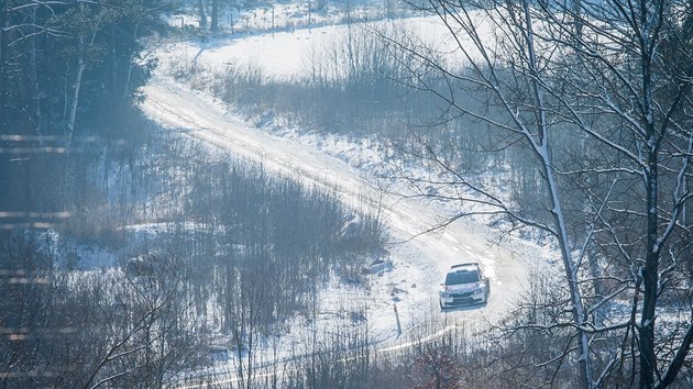 Nmeck posdka Dominik Dinkel a Christina Kohlov testovala rallyov specil koda Fabia R5 u Sobnova na eskokrumlovsku. (19. nora 2018)