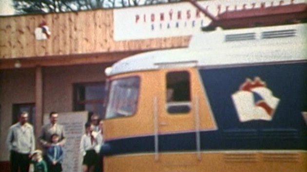 Jednotka Pionýr na trati ve stanici Lochotín