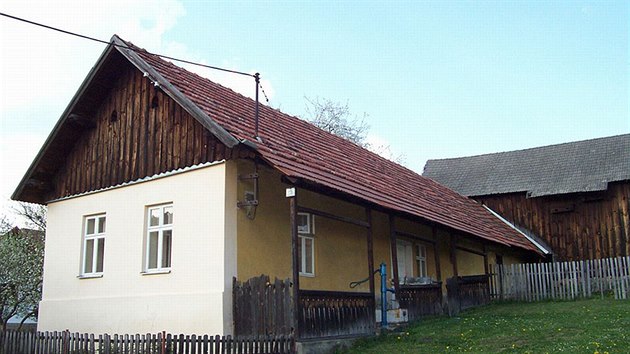 P�ed p�r lety domku hrozil z�nik, ale m�stn�m ob�an�m na�t�st� velmi z�le�� na historii obce a regionu, a tak spolek Dokopy ch�traj�c� staven� zachr�nil. 