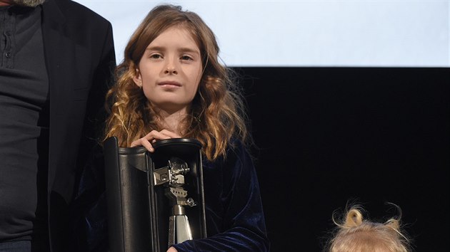 Dcery režiséra Jiřího Menzela Anna a Eva s cenou Berlinale Kamera (Praha, 27. února 2018)