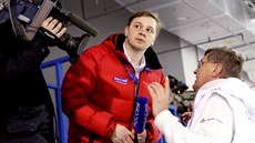 �táb ruské televize se sna�il natá�et na �tvrte�ním tréninku �eských hokejist�...