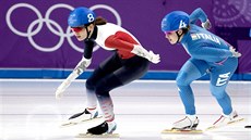 �eská rychlobrusla�ka Nikola Zdráhalová (vlevo) postoupila do finále závodu s...
