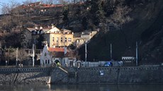 Policie uzav�ela pro ve�kerou dopravy Vy�ehradský tunel (25. února 2017).