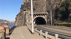 Vyehradský tunel uzaveli kvli lovci eleza (25. února 2017).