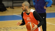 Blake Schilb na tréninku eských basketbalist ped svtovou kvalifikací