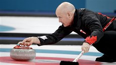 Kanadský skip Kevin Koe v semifinále olympijského curlingového turnaje