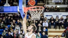 panlský basketbalista Nacho Llovet bhem zápasu s Bloruskem