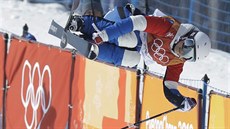 Francouzská akrobatická ly�a�ka Marie Martinodová b�hem finálové jízdy na...