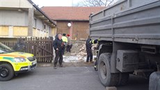 idi ádn nezajistil nákladní auto a to na nj najelo. Skonil na chirurgii...