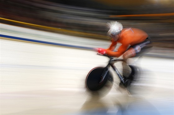 Nizozemský dráhový cyklista Jeffrey Hoogland v závod na kilometr s pevným...