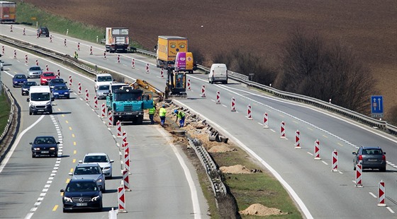 Rekonstrukce úseku dálnice D1 u Brna. (duben 2015)