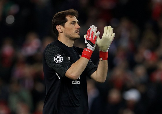 Zkuený branká Porta Iker Casillas pi utkání Ligy mistr s Liverpoolem.