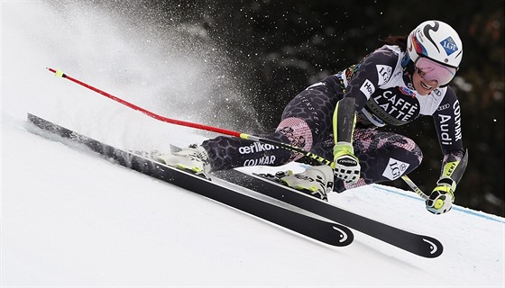 Tina Weiratherová v superobím slalomu v Crans Montan.