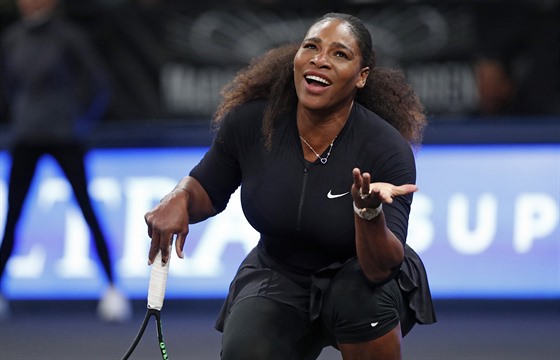 Serena Williamsová pi exhibici v Madison Square Garden.