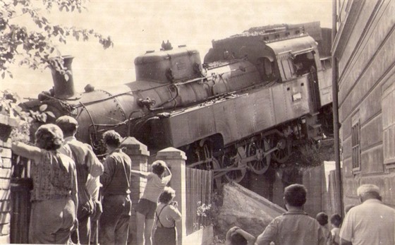 Dobové snímky pravděpodobně z roku 1961 ukazují, že v Radotíně už vlak jednou...