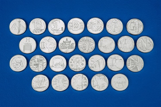 Nová podoba deseticentových mincí, které mají symbolizovat kadodenní britský...