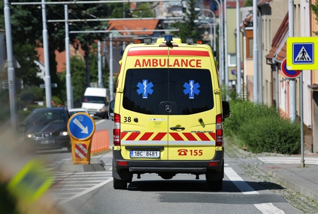 Na Příbramsku spadla z motocyklu mladá spolujezdkyně. Zraněním podlehla