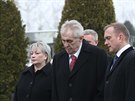Prezident Milo Zeman s manelkou Ivanou a hradním protokoláem Vladimírem...