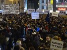 Tisíce lidí protestovaly v Praze proti Ondrákovi i Babiovi