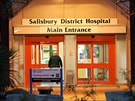 Sergej Skripal leí v kritickém stavu v nemocnici v Salisbury (5. bezna 2018).