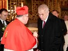 Pražský arcibiskup kardinál Dominik Duka požehnal Zemanovi, poté společně...