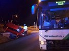 Srážka autobusu a osobního auta v plzeňské části Křimice skončila zraněním...