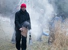 Mezinárodní štáb v brněnské vile Tugendhat natáčí film Skleněný pokoj.