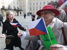 Lidé přijeli podpořit Miloše Zemana v den jeho slavnostní inaugurace na...