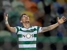 Fredy Montero ze Sportingu Lisabon slaví gól v osmifinále Evropské ligy do sít...