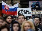 Lidé v Bratislav protestují proti vlád a ádají nezávislé vyetení vrady...