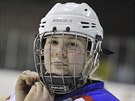 Nikol Nepokojov hraje hokej za mlad dorost v HC Chotbo. Treni o n...