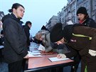 Lid na praskm Vclavskm nmst demonstrovali a podepisovali petici za...