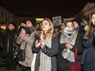 Protestn� akce proti tomu, �e byl komunista Zden�k Ondr��ek zvolen do �ela...