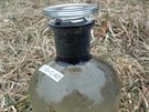 Nezn�m� pachatel nalil do dvou vrt� prameni�t� v Hul�n� olejovitou l�tku.