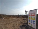 Stavba nov� ulice pobl� leti�t� v hradeck�ch V�ko��ch.