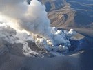 Erupce sopky Šinmoedake na japonském ostrově Kjúšú. (7. března 2018)