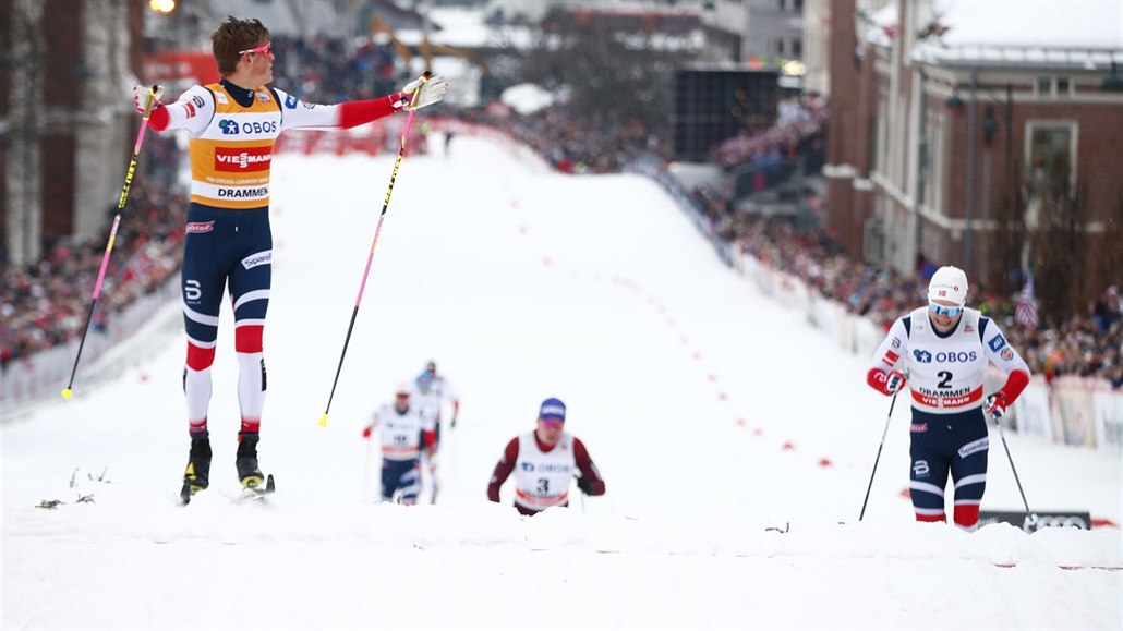 Favorité Klaebo a Fallaová ovládli sprinty běžců na lyžích v Drammenu -  iDNES.cz