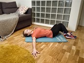 Prota�en� zad, bok� a hrudn�ku
