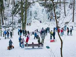 Tisíce lidí z celých ji�ních �ech vzaly o víkendu útokem Ter�ino údolí u Nových...