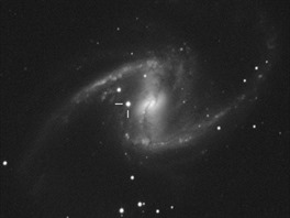 Galaxie se supernovou: Supernova 2012fr (na snímku vyznačena) v galaxii s...