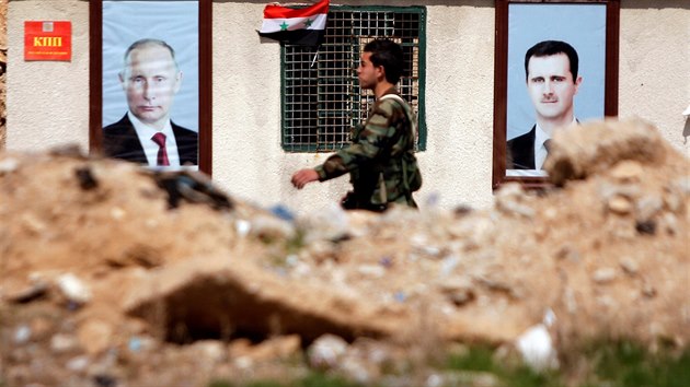 Syrští vojáci na frontě u východní Ghúty (28. února 2017)
