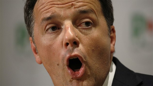 Někdejší italský premiér Matteo Renzi po volbách rezignoval na funkci předsedy Demokratické strany (5. března 2018)