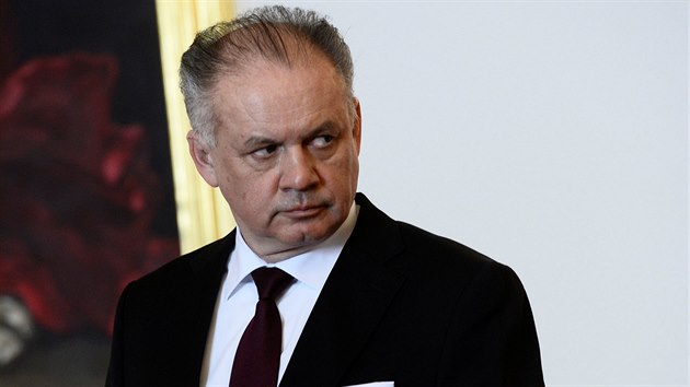 Slovensk prezident Andrej Kiska po schzce s premirem Robertem Ficem a pedsedou parlamentu Andrejem Dankem (9. bezna 2018)